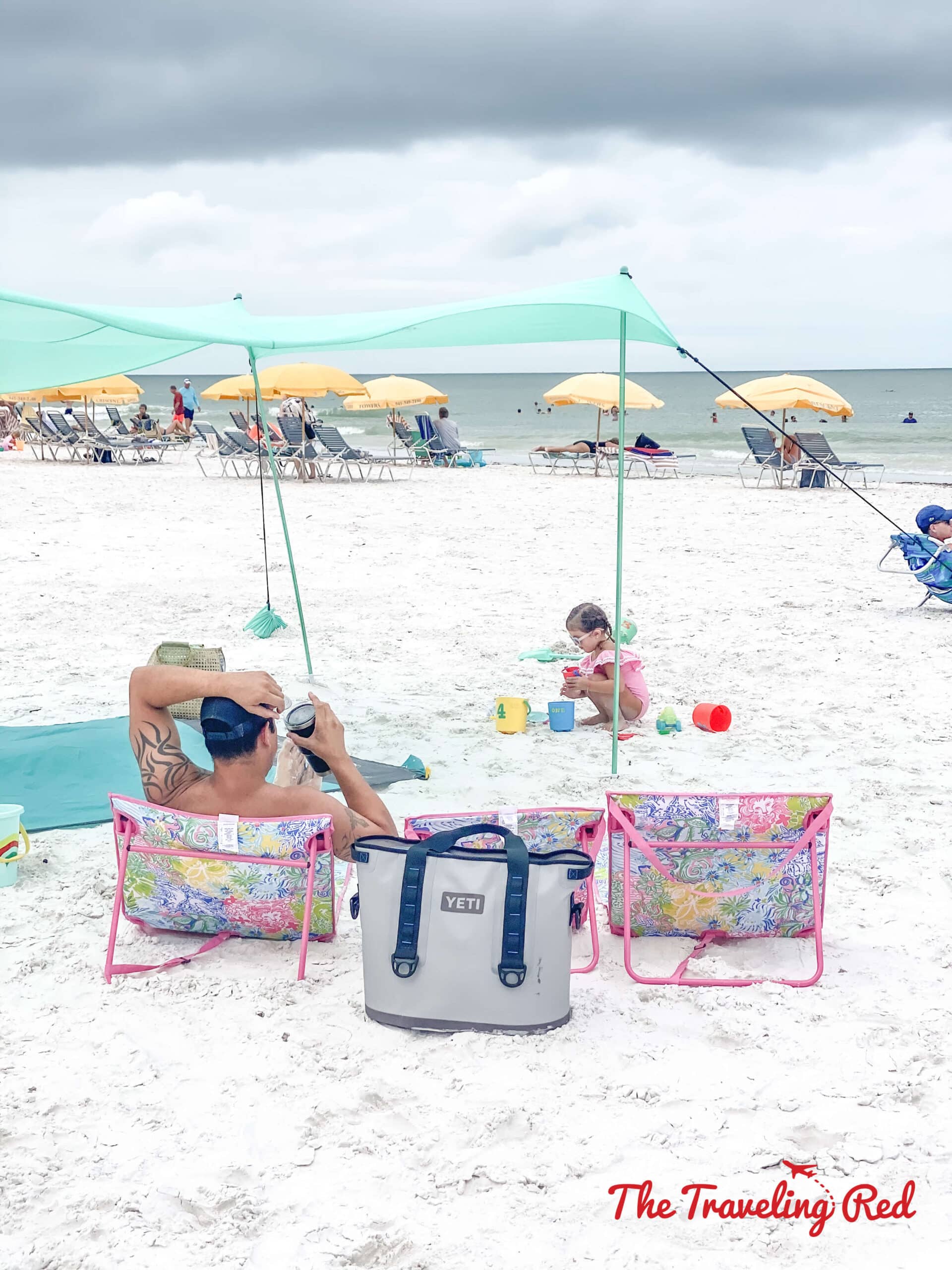 Siesta Key beach in Florida. One of the most beautiful beaches in Florida. Sarasota area is known for their beaches. Things to pack for your next beach vacation.