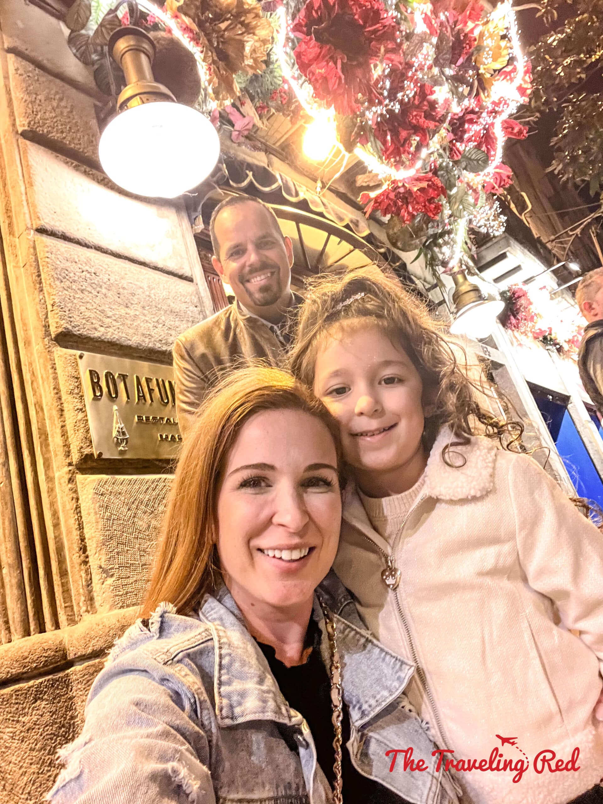 Dinner at the famous Botafumiero in Barcelona, Spain. Th best seafood restaurant in the city. Here's our full 7 day barcelona itinerary. Everything you need to know for one week in Barcelona, Spain. By The Traveling Red