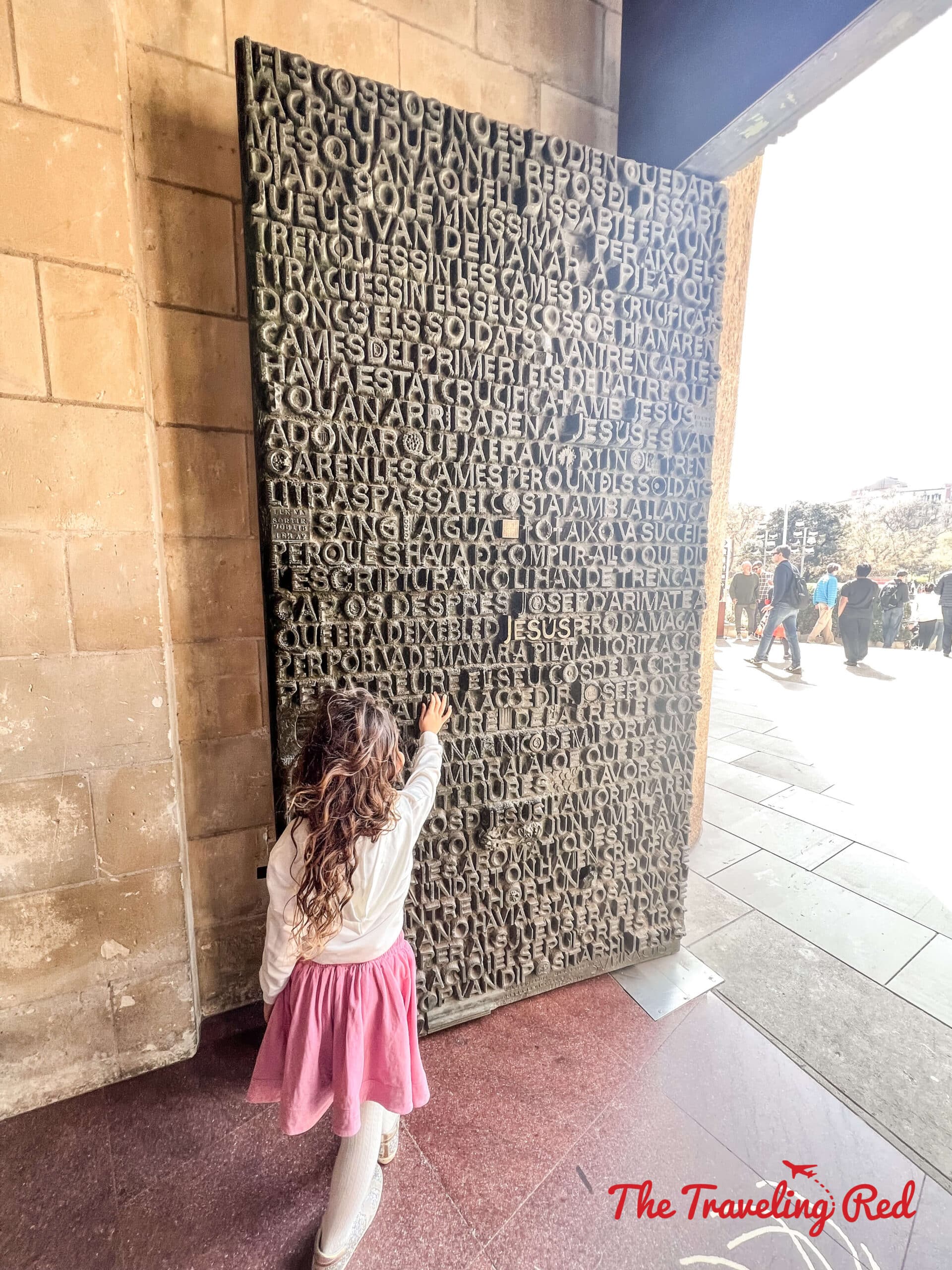 Inside the Sagrada Familia, the famous Basilica in Barcelona, Spain by Antoni Gaudi. Here's our full 7 day barcelona itinerary. Everything you need to know for one week in Barcelona, Spain. By The Traveling Red