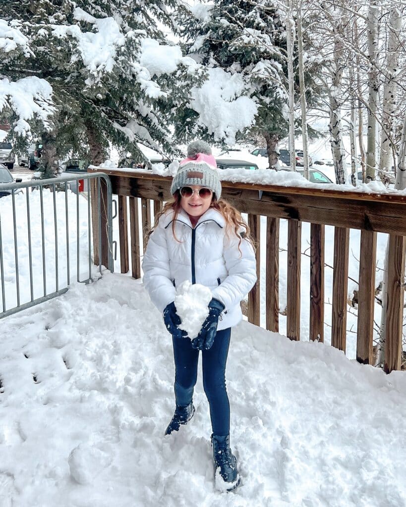 family ski trip with The Traveling Red to Park City Canyons in Utah / sharing everything you need to buy for your kids first ski trip